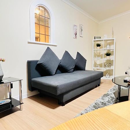 Peaceful 2 Bedroom Flat With Free Parking เอดินบะระ ภายนอก รูปภาพ