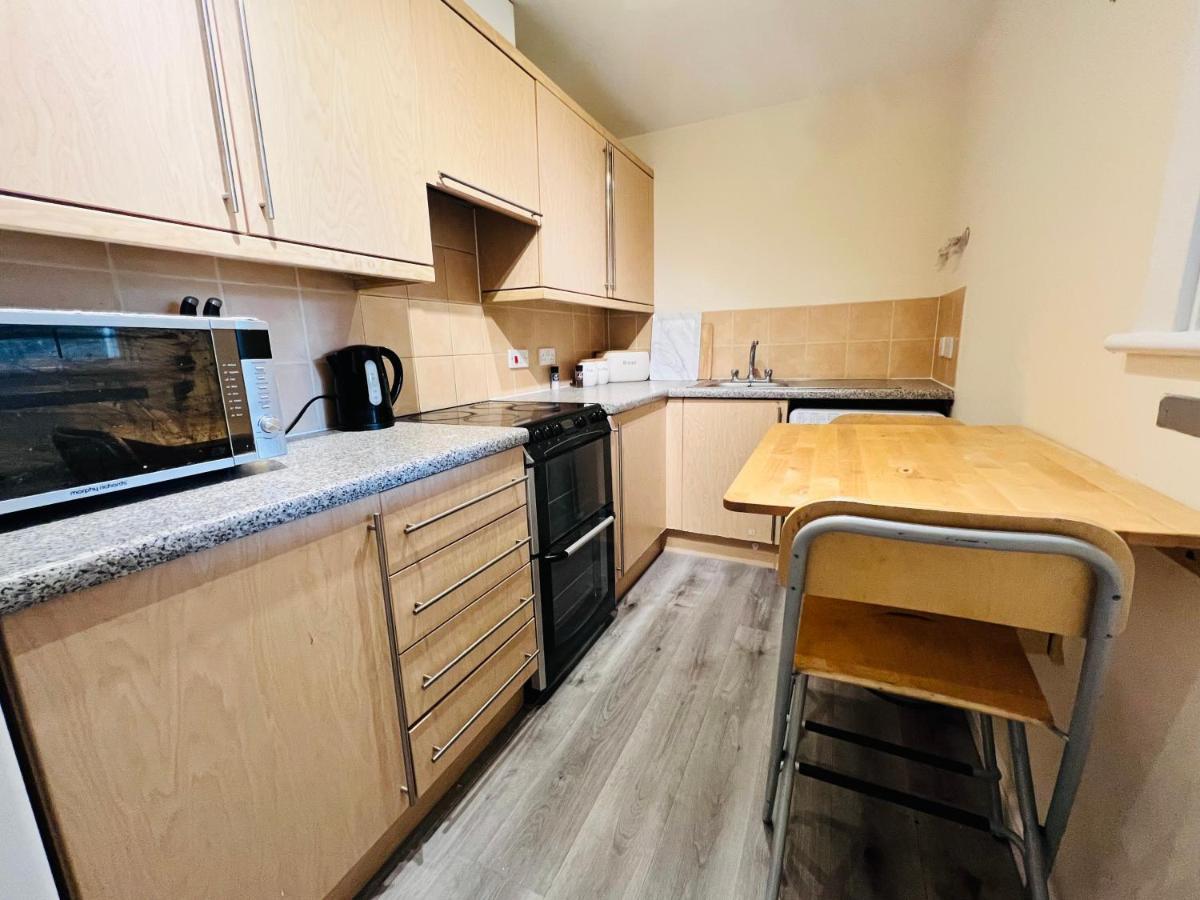 Peaceful 2 Bedroom Flat With Free Parking เอดินบะระ ภายนอก รูปภาพ